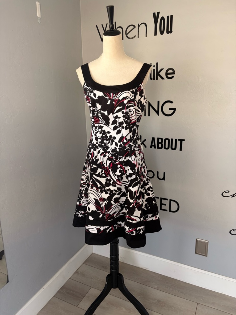 EUC Jones Wear Black, White & Pink Floral Fit-and-Flare Midi Dress Size 12